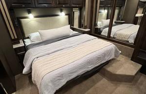 Luxury Coach - Quiet Diesel Pusher - Starlink