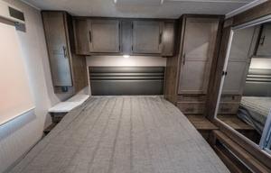 C16 *NEW* Leprechaun 8Sleeper 2 SlideOut rooms WOW