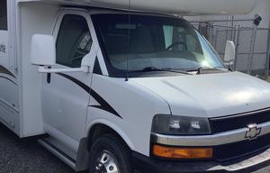 Large Group Alaska RV - Winnebago Minnie Winnie
