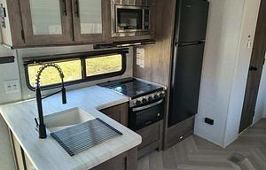 2022 Forest River RV Salem 31KQBTS RV rental photo 2