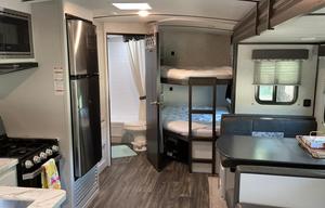 The Hitch Hiker, 32 ft. bunkhouse, 30 amp sleeps 8