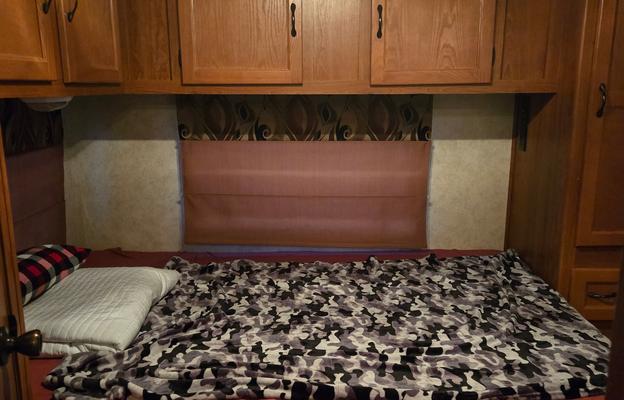 2011 Coachmen RV Freelander 27QB RV rental photo 1