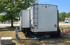 2021 Coachmen Rv 367BH