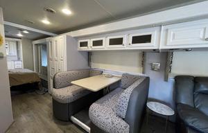 2015 Palazzo 36.1 RV rental photo 6