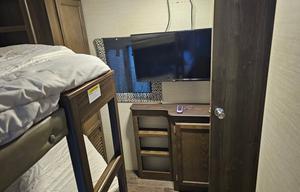 Family & Pet-Friendly Bunkhouse | Delivery Only