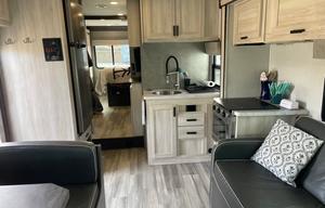 33ft Sunseeker special Bunkhouse Edition - "Sonny"