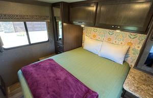 The Cheetah | Glamping on Wheels – Sleeps 6-8
