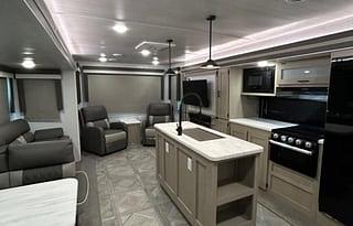 Wayne Wildwood sleeps 6/ 2 slides