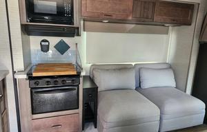 2020 Class C RV – Sleeps 8, Family-Friendly