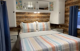 Newly Renovated RV - Sleeps 4