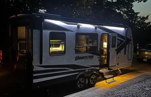 Travel Trailer / Toy Hauler / Sleeps 6 / Rear Deck