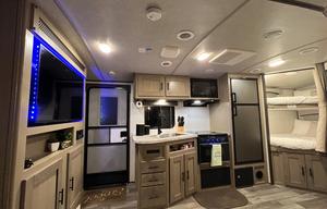 Heartland Sundance Ultra Lite 241BH (Loaded!)