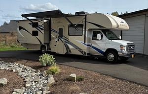 2019 Chateau -Sleeps 10- Includes Everything!