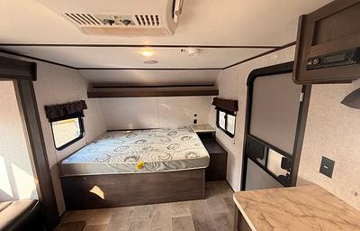 2021 Dutchmen RV Coleman Lantern LT Series 18FQ RV rental photo 2