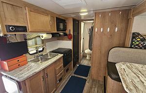 2019 21ft Winnebago with Bunks!
