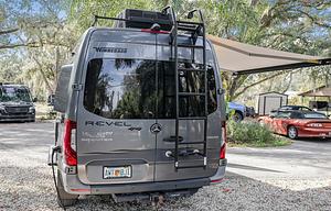Revel All wheel Drive van Winnebago Mercedes-Benz