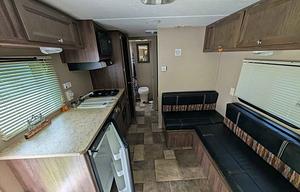 2016 Dutchmen RV Coleman Lantern LT Series 17BH RV rental photo 4