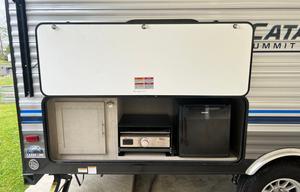 2022 Catalina Summit Series 7 184BHS DELIVERY ONLY