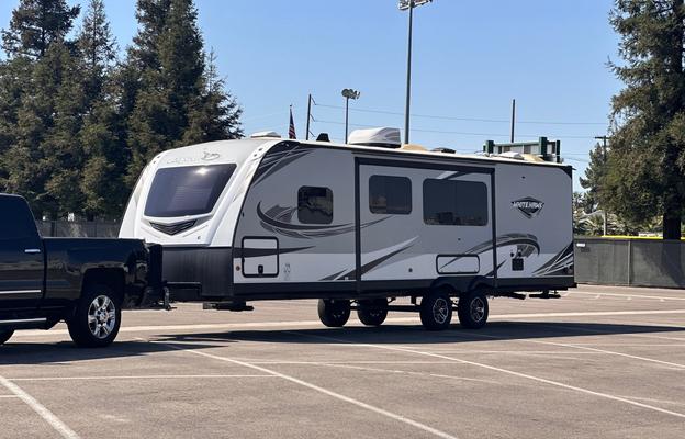 Jayco Whitehawk! Sleeps 10!