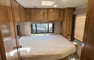 Festival Friendly RV Rental Sleeps 6