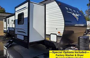 Great kids camper! 2 Baths & Washer! Sleeps 9+