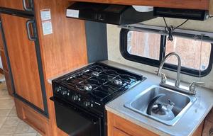 2011 Coachmen RV Freelander 2100CB RV rental photo 4