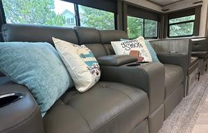 Spacious GLAMPING in “Big Gem”