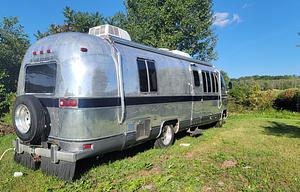 "Zephyr", Your Glamping Getaway