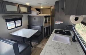 ★FULL size BUNKS★Sleeps 6★Exit 407