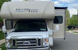 Thor FreedomElite 24HE Fully Stocked *Solar*