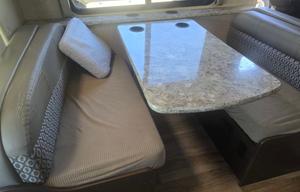 2017 THOR M-30FE E450 RV rental photo 5