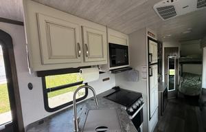 Adventure ready Cougar - bunks + family friendly