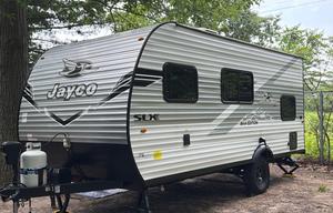 Cozy 2026 Jayco Jayflight SLX, amazing camper!
