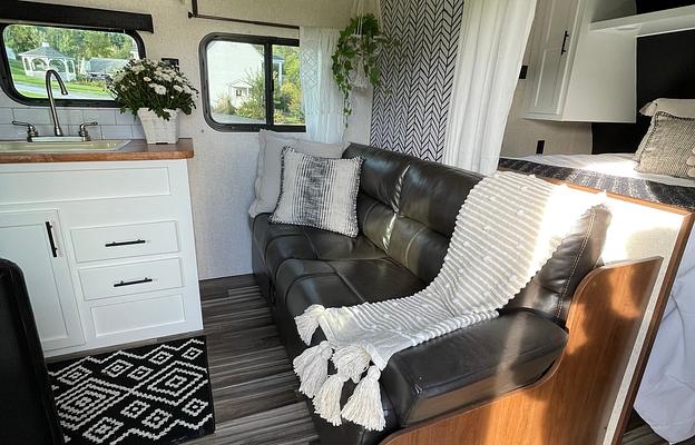 "ALANI"  is a 2017 Jayco Jay Flight