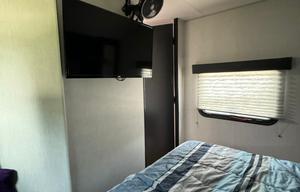 2022 Forest River RV Cherokee Grey Wolf 27DBH RV rental photo 7