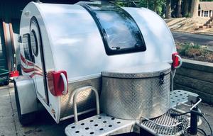 Teardrop trailer lightweight and easily and fun