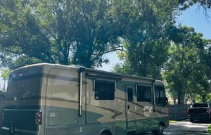 2005 Safari Trek RV rental photo 9