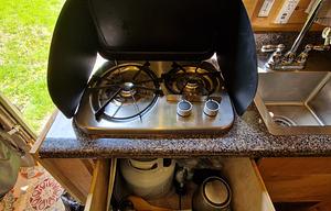 Sherpa: Converted Sprinter Van * Pet Friendly *
