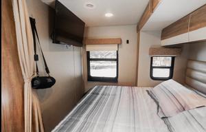 Luxury Mercedes RV – Sleeps 5