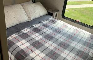 2022 Four Winds - Bunkhouse & Outdoor TV