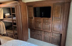 2015 Forest River RV Georgetown XL 352QSF RV rental photo 7