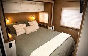 Alaska Adventure RV | Sleeps 6 | Easy Drive