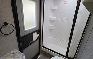 2022 Jay Feather 27BHB RV rental photo 11