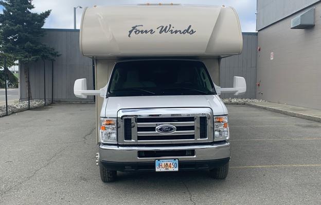 JESSIE - 2018 Thor Motor Coach Four Winds 30D