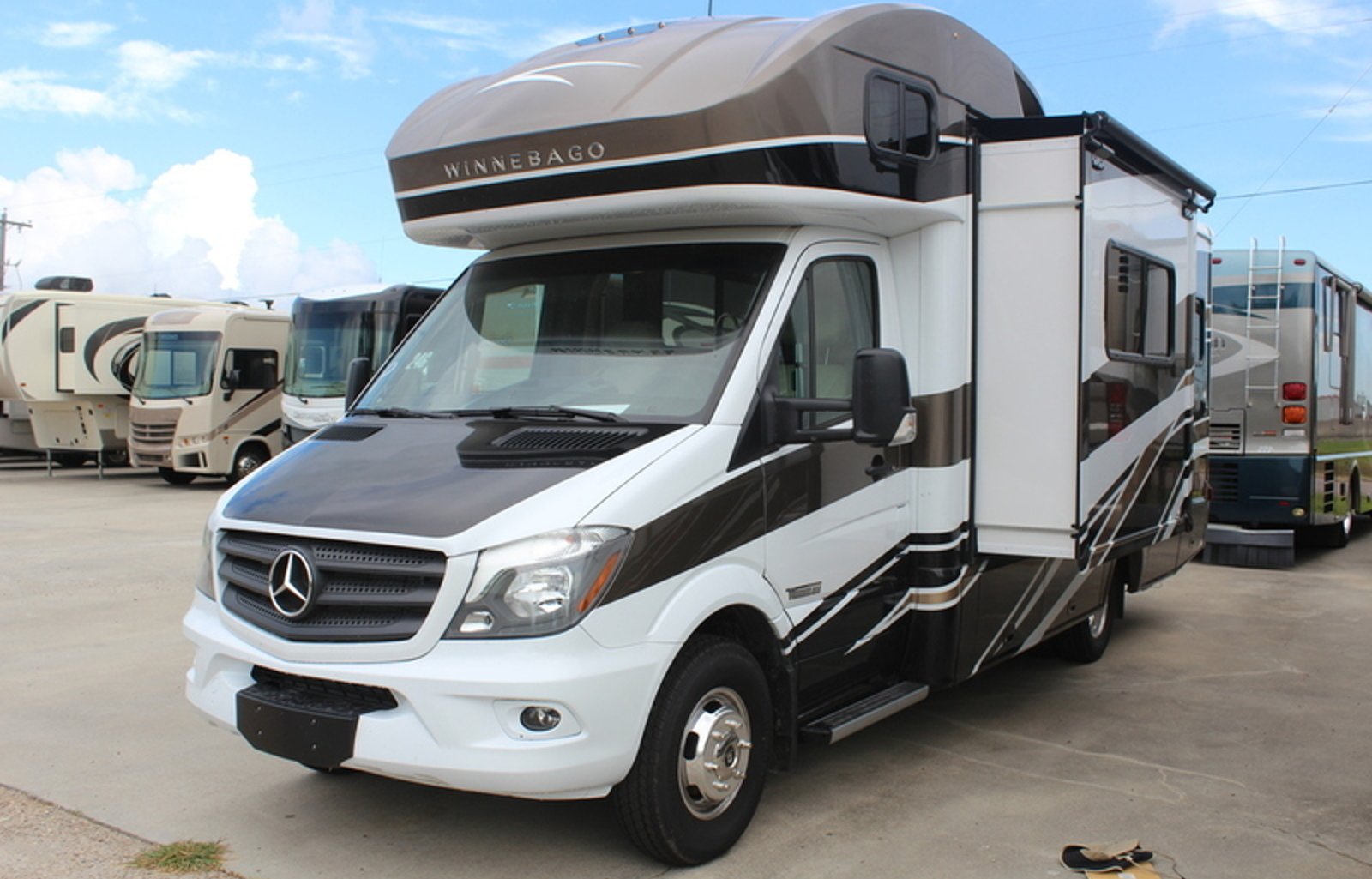 2017 winnebago view 24G