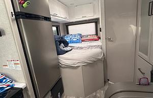 2025 Thor Motor Coach Geneva 22VT Chevy RV rental photo 7