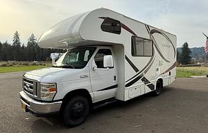 2014 Thor Chateau 22E Motor Coach All Season Ready