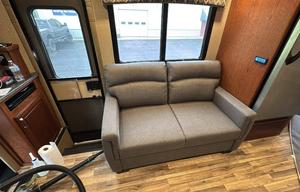 2016 Dynamax Isata 5 35DB RV rental photo 5
