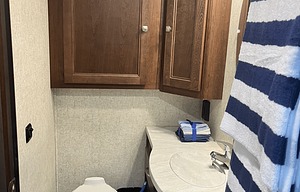 2019 Sunseeker 2860DS Ford RV rental photo 32