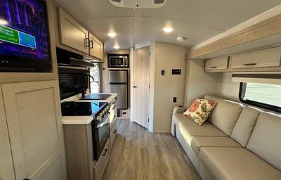 2023 Rockwood Geo Pro G19FBS Sleeps 4 Queen Bed!